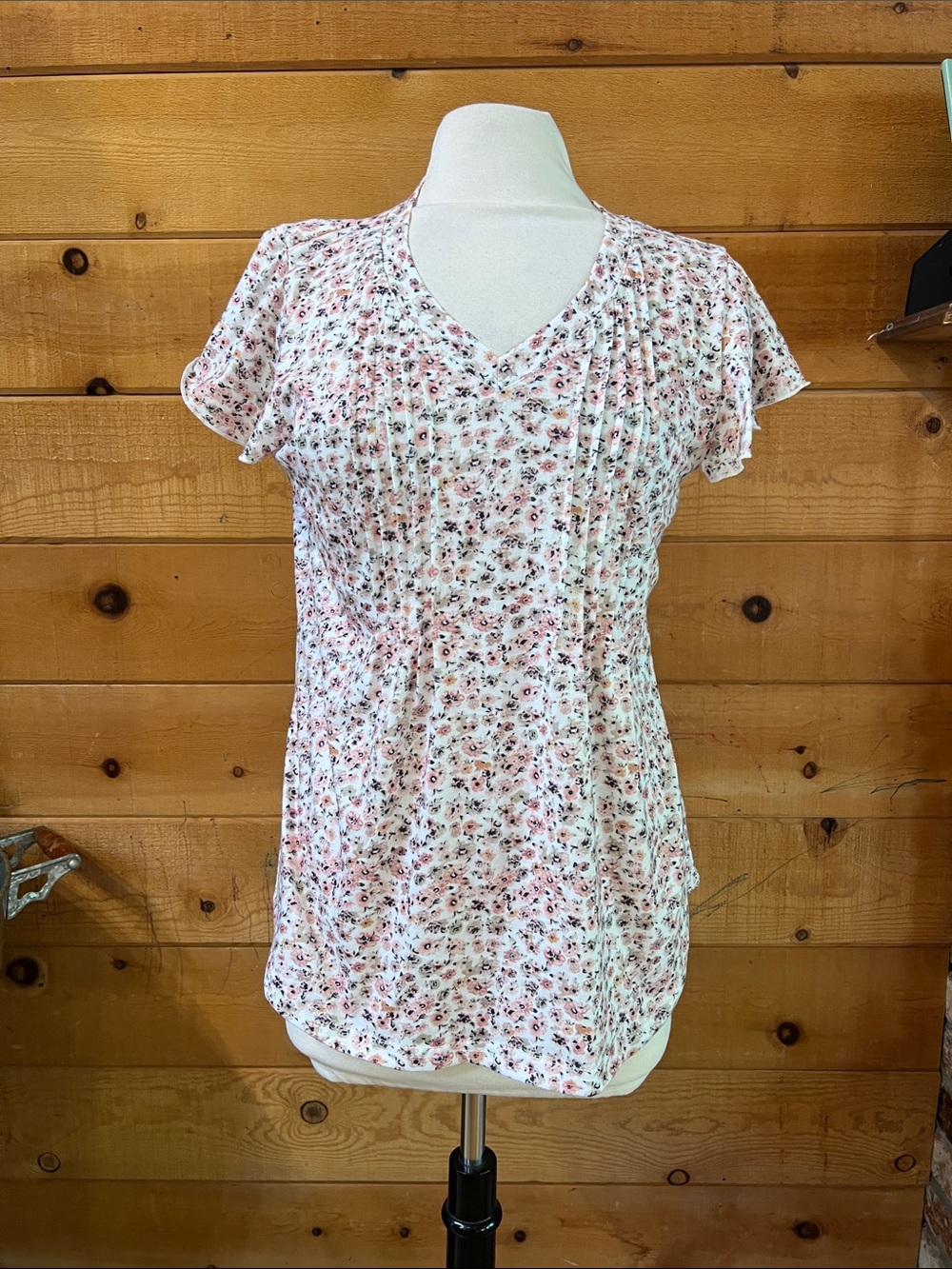 Lomon floral v neck shirt